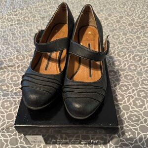 New Directions Black Meghan Mary Jane Heels